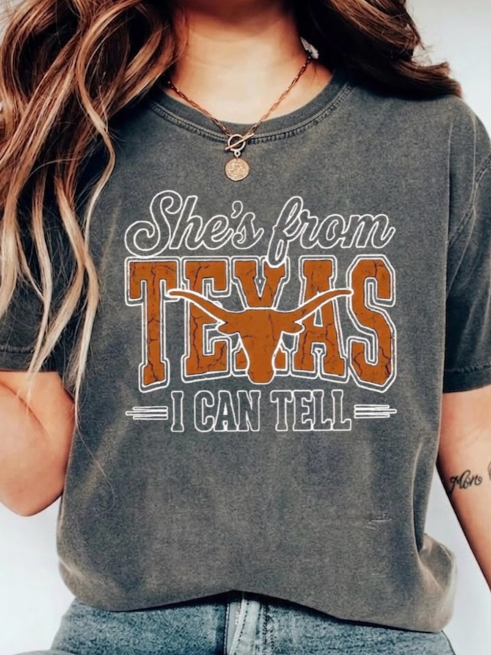 She's From Texas I Can Tell Retro Western Longhorn Country Music Tee